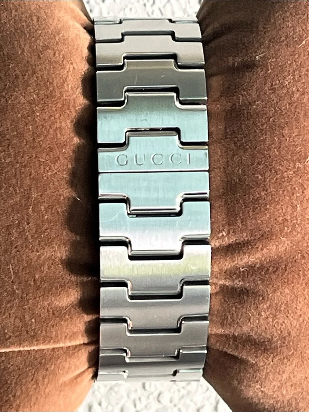 Gucci Sport Dive men’s Watch 126.2 Swiss Made
